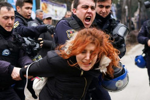 العفو الدولية تطالب بإطلاق سراح جميع الصحفيين المحتجزين في تركيا