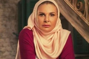 يسرا تظهر بالحجاب لأول مرة في رمضان