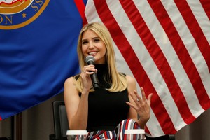 منظمات نسائية تنتقد إيفانكا ترامب وتتهمها بالسعي 'لكسب بعض الاحترام'