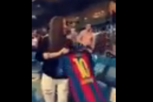 بالفيديو... فتاة عربيّة تستفزّ جماهير ريال مدريد في ملعب الريال