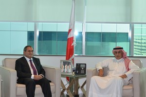 البحرين : وزير 'الصناعة' يستعرض مع السفير الروسي العلاقات الثنائية بين البلدين