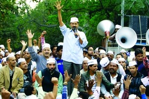 سياسي يتهم رئيس حزب آم آدامي الهندي بالفساد