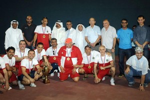 بالصور... فريق نادي البحرين للتنس 'أ' يحرز لقب الدوري العام للتنس