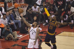 بالفيديو... الدوري الأميركي: كليفلاند الى نهائي المنطقة الشرقية وواشنطن وهيوستن يفرضان التعادل