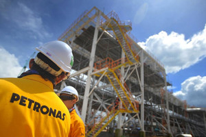 بتروناس وأرامكو السعودية تدرسان التوسع في قطاع البتروكيماويات بماليزيا