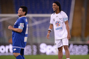 مارادونا ورونالدينيو في البحرين... يشهدان مهرجان الواعدين ويشاركا في البطولة الاستعراضية يوم الأربعاء