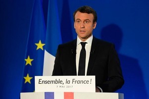 الرئيس الفرنسي المنتخب يواجه معضلة التحالفات