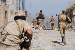 الجيش الوطني يعلن مقتل واصابة 4 مدنيين في قصف للحوثيين بتعز