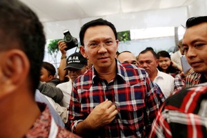 المئات يطالبون بالإفراج عن حاكم جاكرتا المسيحي المتهم بالتجديف