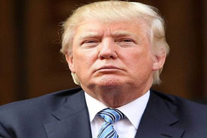 ترامب يسعى لاستيعاب العاصفة التي اعقبت قراره اقالة مدير 'اف بي اي'