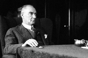 مذكرتا توقيف بحق مؤرخين بتهمة الاساءة لأتاتورك