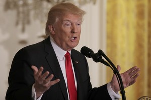 البيت الأبيض: ترامب سيسعى لدعم الحرب على الإرهاب في أول جولة خارجية