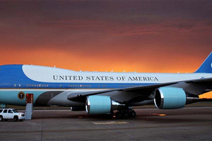 طائرة الرئيس الأميركي نجت من انفجار في الهواء