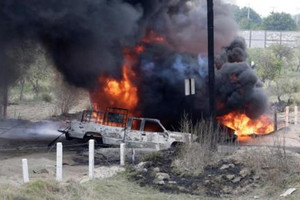 بيميكس: مقتل أربعة أثناء سرقة النفط من خط أنابيب للشركة في المكسيك