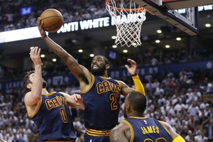 الدوري الأميركي للمحترفين: كليفلاند وغولدن ستيت لنهائي ثالث