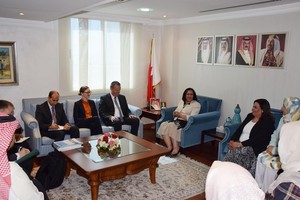 البحرين : الصالح تؤكد على أهمية زيارات الخبراء العالميين لمتابعة طرق مكافحة الأمراض