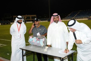 اتحاد الكرة يجري سحوبات جوائز جماهير الدوري