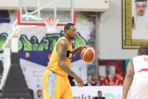 اللجنة الفنية لخليجية السلة تخفف عقوبة محترف الأهلي