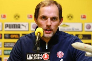 مستشار مدرب بوروسيا دورتموند ينفي تلقي عرض من ليفركوزن