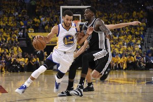 بالفيديو... الدوري الأميركي للمحترفين: غولدن ستيت تقدم سان انطونيو 2-صفر بفوز كبير