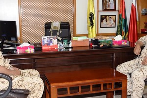 البحرين : القائد العام يقوم بزيارة تفقدية إلى إحدى وحدات قوة الدفاع     