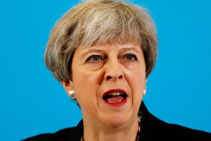 صحيفة: ماي ستتعهد بالقضاء على عجز الميزانية بحلول منتصف العقد القادم