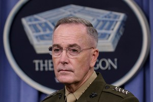 ترامب يقرر الإبقاء على رئيس هيئة الأركان المشتركة لفترة ثانية