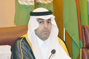 رئيس وأعضاء البرلمان العربي يصلون البحرين بدعوة من رئيس مجلس النواب