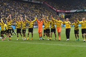 بالفيديو... دورتموند ثالثا وهامبورغ يتفادى الهبوط واوباميانغ هدافا