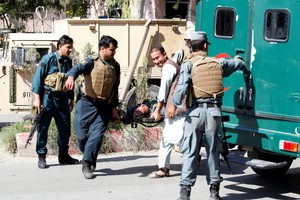 مقتل 11 من عائلة واحدة في انفجار قنبلة في أفغانستان