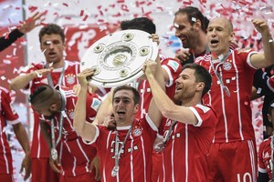 بايرن يهيمن مجددا... لايبزيغ وهوفنهايم ينالان الاستحسان وهامبورغ يفلت بأعجوبة