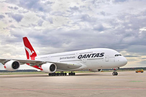 طائرة أسترالية تضطر للعودة إلى لوس انجليس بعد تعطل محرك