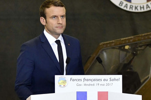 ماكرون يريد التخلص من 'العادات السيئة' لساركوزي وهولاند