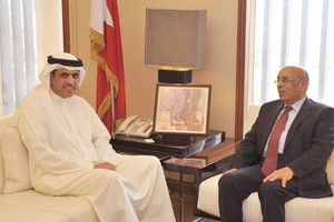 وزير الإعلام يشيد بالعلاقات الأخوية التاريخية المتميزة بين البحرين ومصر