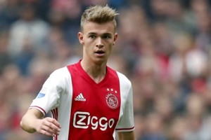 أياكس يفتقد جهود سينكجرافن في نهائي الدوري الأوروبي