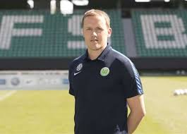 مدير الكرة بفولفسبورغ: واثق من البقاء في بوندسليغا