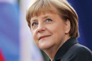 ميركل تدعو للتكاتف في مواجهة التغير المناخي