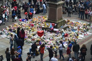 الشرطة البريطانية تقول إنها تحقق في أمر 'شبكة' فيما يتصل بهجوم مانشستر