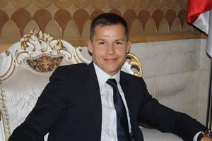 اعتقال السفير الفرنسي السابق ببغداد وهو ينقل مبلغاً كبيراً جلبه من العراق