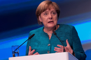 ميركل في مستهل يوم الكنيسة الإنجيلية: الدين مكانه الأماكن العامة