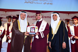 بالصور... لؤلؤة الخليج العربي تحتفل بتخرج طلبتها