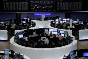 البنوك والصفقات يرفعان الأسهم الأوروبية صباحاً