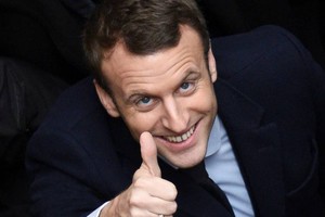 الحكومة الفرنسية تقول ان الحوار مع روسيا 'ليس معناه الانحياز'