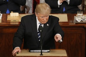 تقرير: ماذا لو قرر الكونغرس عزل ترامب؟