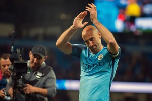 ويستهام يتعاقد مع زاباليتا في صفقة انتقال حر