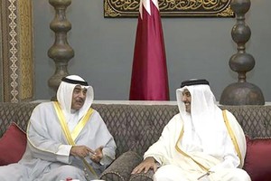 وزير الخارجية الكويتي في الدوحة وأبوظبي ضمن مساعي الكويت للتهدئة الخليجية