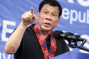 الرئيس الفلبيني يدعو المتمردين المرتبطين بـ 'داعش' للحوار