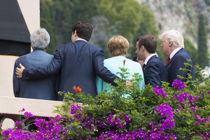 ماكرون يمتدح 'براغماتية وانفتاح' ترامب