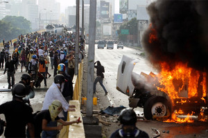 المعارضة الفنزويلية تتظاهر دفاعا عن حرية التعبير