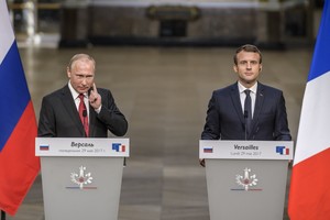 بوتين يعتبر ان العقوبات على روسيا 'لا تساهم اطلاقا في حل الازمة' في اوكرانيا